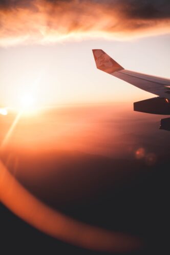 A clear guide to the principles of flight